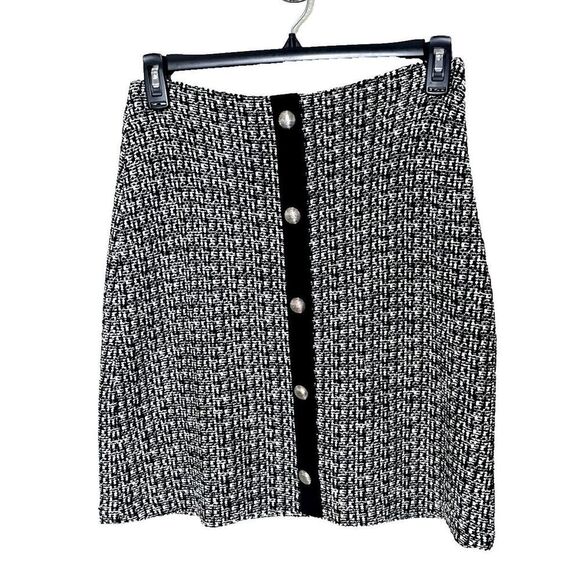 St John Skirt Size 8 Black White Tweed Silver Buttons Pencil Stretch Wool - Picture 1 of 8